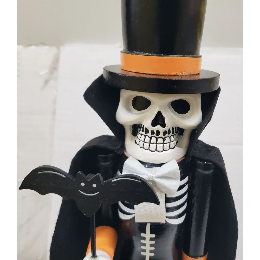 Wooden Nutcracker, 15